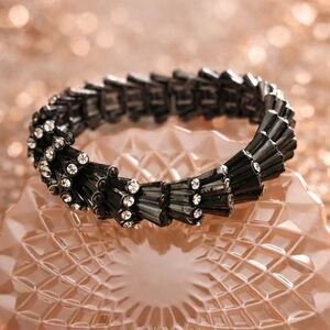Elegant Black & Silver Rhinestone Stretch Bracelet – Pre-Owned